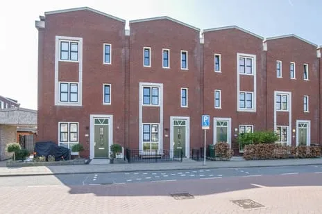 Tussenwoning te koop: Koning Willem-Alexanderlaan 170, Zevenhuizen-Zuid Zevenhuizen (Zh)