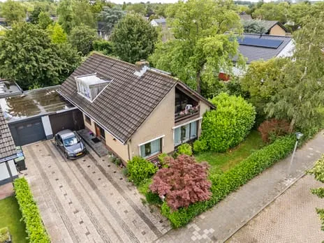 Twee-onder-één-kap te koop: Koningin Emmalaan 111, Oranjebuurt-Noord Leerdam