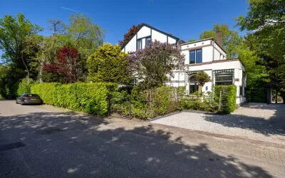 Twee-onder-één-kap te koop: Koningin Emmalaan 22, Boslaan Bussum