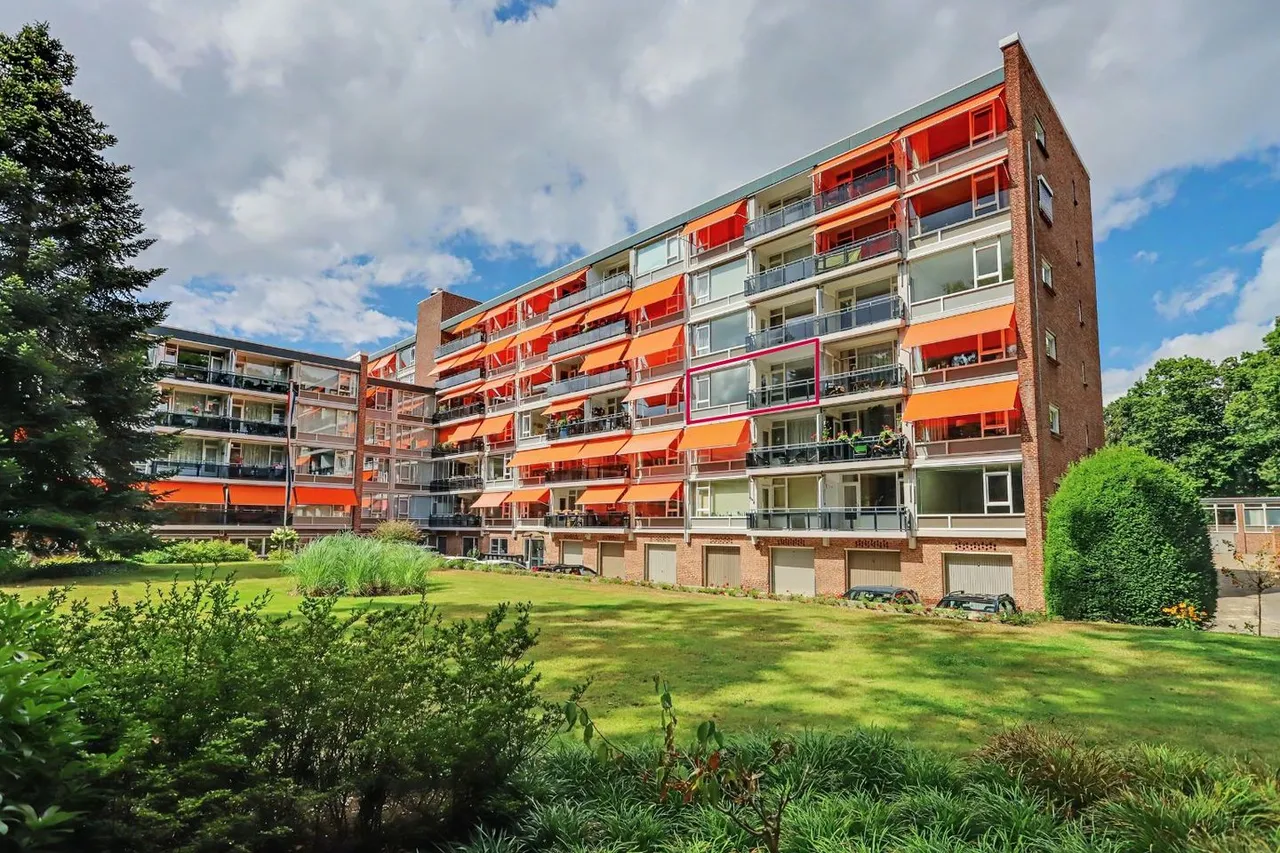 Appartement te koop: Koningin Emmalaan 29-27, Ermelo