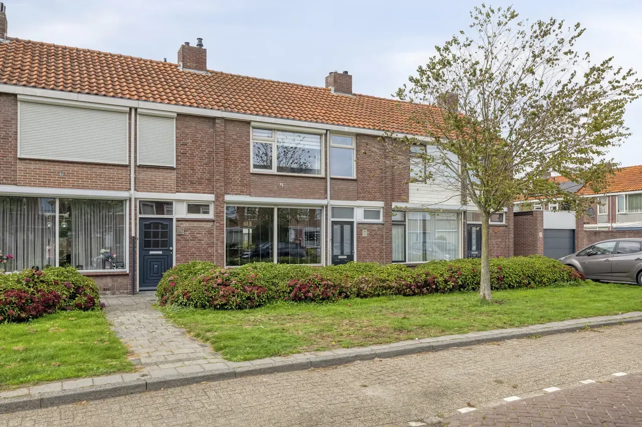 Tussenwoning te koop: Koningin Emmastraat 26, Kaatsheuvel