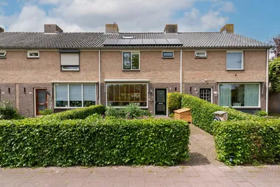 Tussenwoning te koop: Koningin Julianalaan 109, Kern Leusden-Zuid Leusden