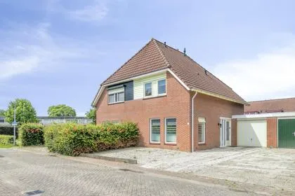 Tussenwoning te koop: Koningin Julianalaan 29, Steenderen Steenderen