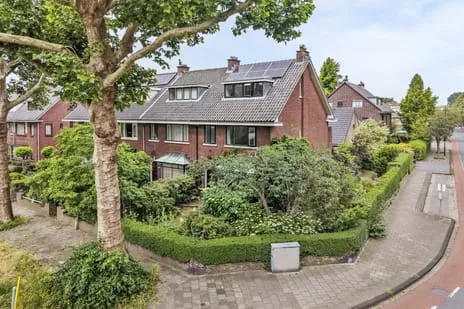 Hoekwoning te koop: Koningin Julianaplein 1, Raadhuiskwartier Leidschendam