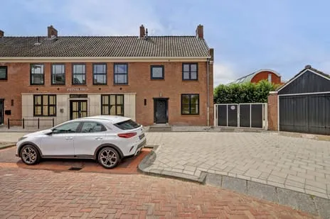 Apartment for sale: Koningin Julianaplein 11, Oranjebuurt Spijkenisse
