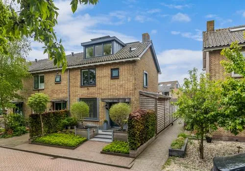 Hoekwoning te koop: Koningin Julianastraat 11, Berkenwoude Berkenwoude