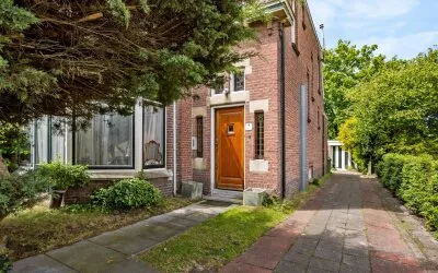 Twee-onder-één-kap te koop: Koningin Julianaweg 7, Verzetsheldenwijk Leidschendam