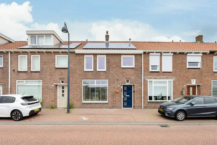 Tussenwoning te koop: Koningin Wilhelminakade 11, Ijmuiden