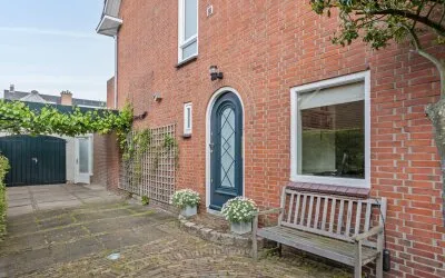 Hoekwoning te koop: Koningin Wilhelminalaan 1, Raadhuiskwartier Leidschendam
