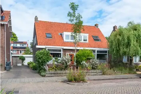 Twee-onder-één-kap te koop: Koningin Wilhelminalaan 19, Ouderkerk Aan De Amstel