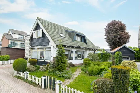 Vrijstaande woning te koop: Koningin Wilhelminalaan 33, Waardenburg Waardenburg