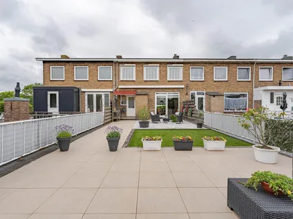 Apartment for sale: Koningin Wilhelminaplein 3, Oranjewijk Noord Waddinxveen