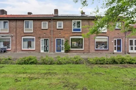 Terraced house for sale: Koningin Wilhelminaweg 118, De Korte Akkeren Nieuw Gouda