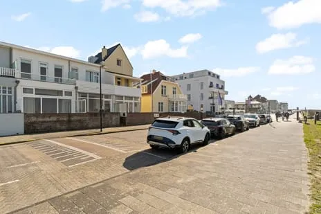 Tussenwoning te koop: Koningin Astrid Boulevard 42, De Zuid Noordwijk (Zh)