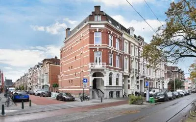 Apartment for sale: Koningin Emmakade 185, Sweelinckplein e.o. 'S-Gravenhage