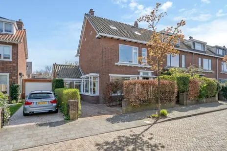 Hoekwoning te koop: Koningin Emmalaan 43, Raadhuiskwartier Leidschendam
