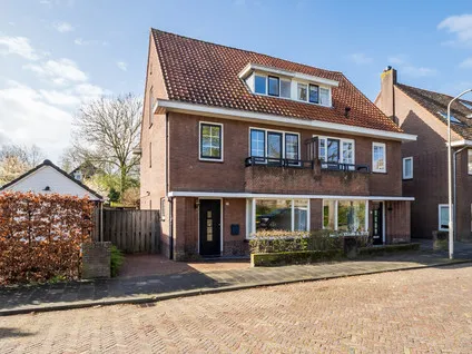 Twee-onder-één-kap te koop: Koningin Emmastraat 13, Haarwijk West Gorinchem
