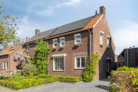 Twee-onder-één-kap te koop: Koningin Julianastraat 14, Baarlo-centrum Baarlo (Li)