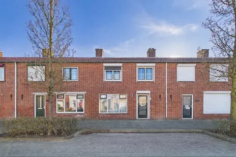 Tussenwoning te koop: Koningin Julianastraat 22, Hoofdplaat Hoofdplaat
