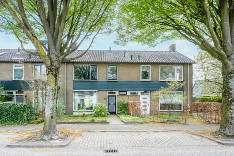 Tussenwoning te koop: Koningin Julianastraat 28, Oude Dorp Houten