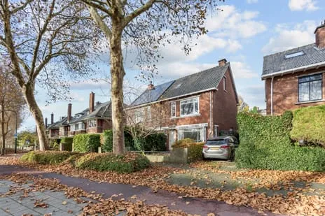 Twee-onder-één-kap te koop: Koningin Julianaweg 111, Raadhuiskwartier Leidschendam