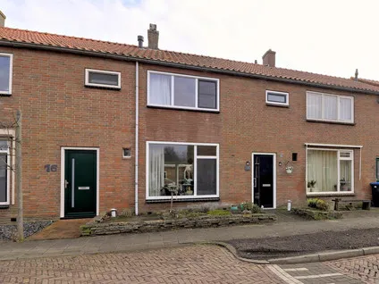 Tussenwoning te koop: Koningin Julianaweg 14, Scheerwolde