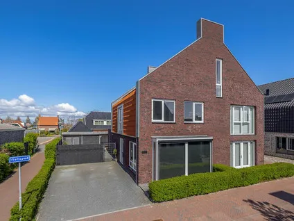 Hoekwoning te koop: Koningin Máximalaan 107, Julianadorp-Oost Julianadorp