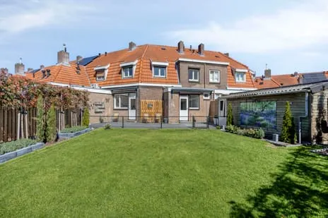 Tussenwoning te koop: Koningin Regentesselaan 82, Roermondse Veld Roermond