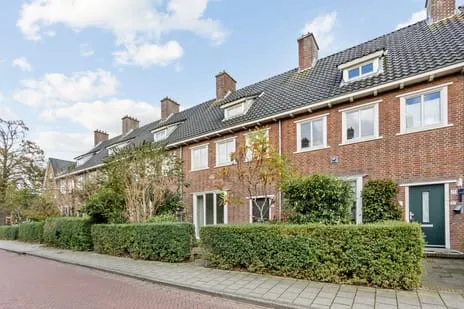 Tussenwoning te koop: Koningin Wilhelminalaan 13, Nassauwijk Voorschoten