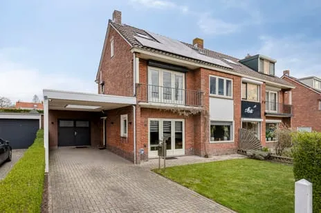 Twee-onder-één-kap te koop: Koningin Wilhelminastraat 8, Kloetinge Kloetinge (Gem. Goes)