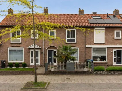 Tussenwoning te koop: Koningin Wilhelminaweg 31, De Korte Akkeren Nieuw Gouda