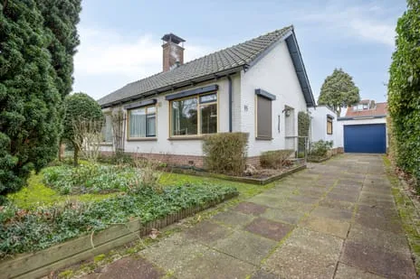 Vrijstaande woning te koop: Koninginnelaan 15, Geldermalsen Zuid Geldermalsen