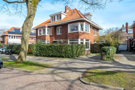 Twee-onder-één-kap te koop: Koninginnelaan 15, Oranjebuurt Groningen