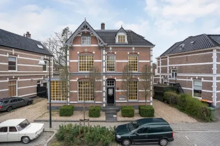 Woning te koop: Koninginnelaan 33, Loolaan-Noord Apeldoorn
