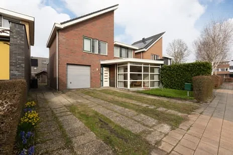 Vrijstaande woning te koop: Koninginnenpage 4, Sneek