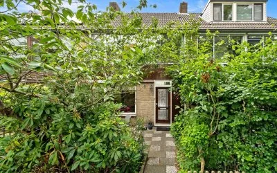 Tussenwoning te koop: Koninginnepad 31, Den Hoorn Den Hoorn