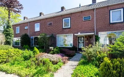 Tussenwoning te koop: Koninginnepad 8, Den Hoorn Den Hoorn