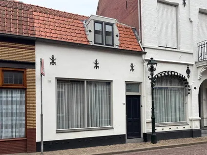 Tussenwoning te koop: Koninginnestraat 13, Ijzendijke
