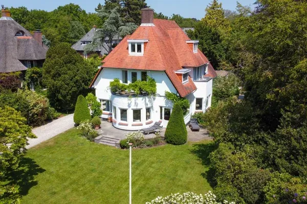 Vrijstaande woning te koop: Koninginneweg 4, De Kieviet Wassenaar
