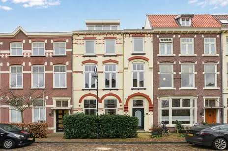 Tussenwoning te koop: Koninginneweg 51, Koninginnebuurt Haarlem