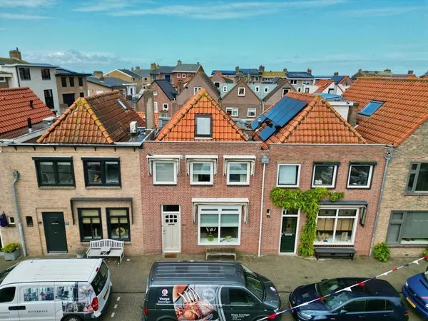 Tussenwoning te koop: Koninginneweg 53, Midden Katwijk