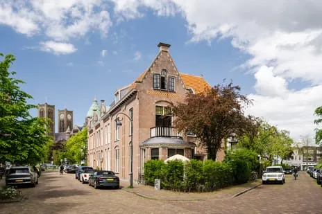 Corner house for sale: Koninginneweg 58, Koninginnebuurt Haarlem
