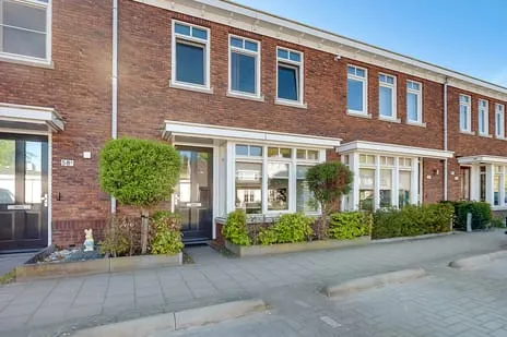 Tussenwoning te koop: Koninginneweg 58B, Rade, Oranjebuurt, Munniksveen en omgeving Kortenhoef