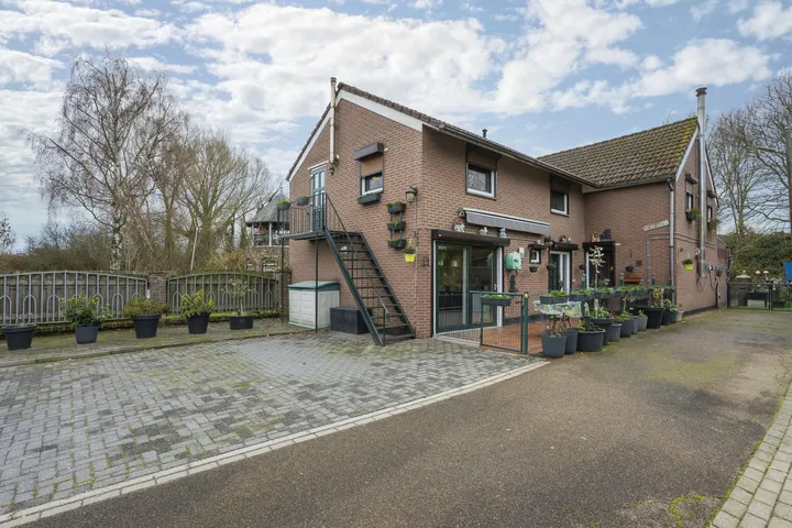 Twee-onder-één-kap te koop: Koningsbeemd 11, Beersdal Heerlen