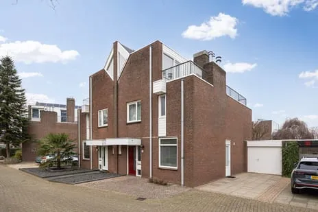 Tussenwoning te koop: Koningshoeven 15, Abdijenbuurt 'S-Hertogenbosch