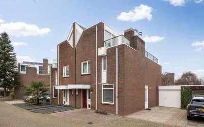 Tussenwoning te koop: Koningshoeven 15, Abdijenbuurt 'S-Hertogenbosch