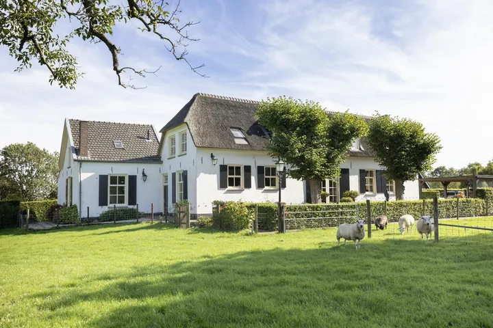 Twee-onder-één-kap te koop: Koningslaan 7, Vechten Bunnik