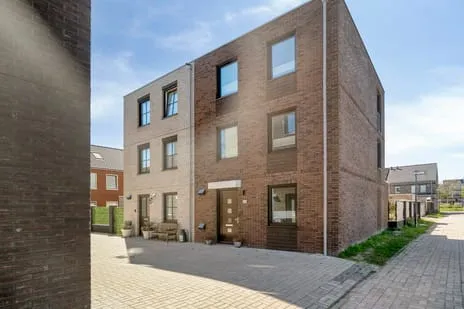 Twee-onder-één-kap te koop: Koningslinde 29, Lindenlaan Lelystad