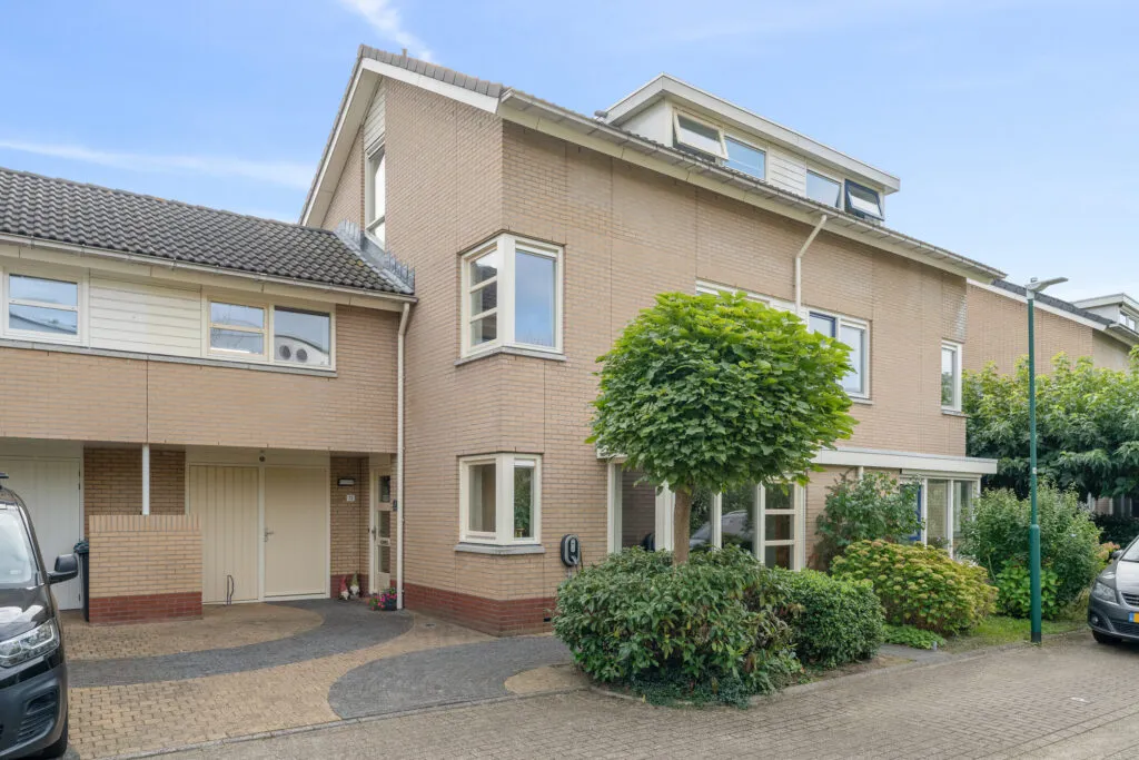 Tussenwoning te koop: Koningsspoor 11, Houten