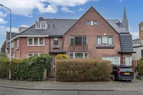 Terraced house for sale: Koningsstraat 10, Schilderskwartier Hilversum